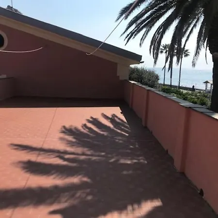 Apartman Casa Balbi Al Mare, Giardino E Posto Auto Privato Albisola Superiore