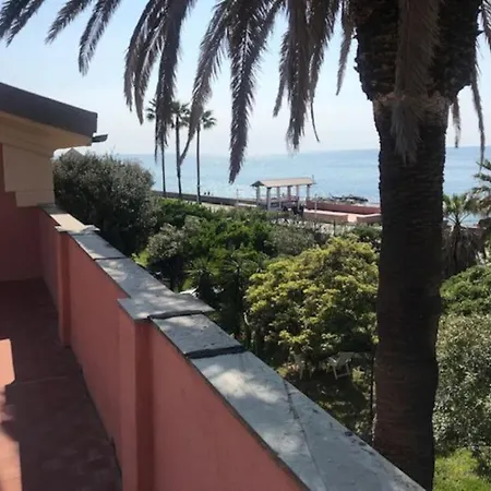 Lägenhet Casa Balbi Al Mare, Giardino E Posto Auto Privato Albisola Superiore