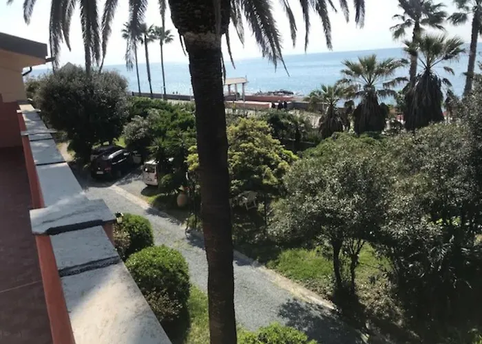 Casa Balbi Al Mare, Giardino E Posto Auto Privato * אלביסולה סופריורה